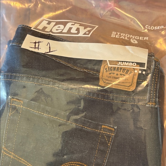 Levi’s signature Boot Cut Women's Jeans - Deep Blue 12 short - Picture 8 of 8